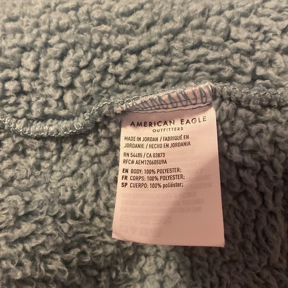 American Eagle Outfitters Blue Soft Sherpa Pullover Quarter Zip Size Medium NWOT
